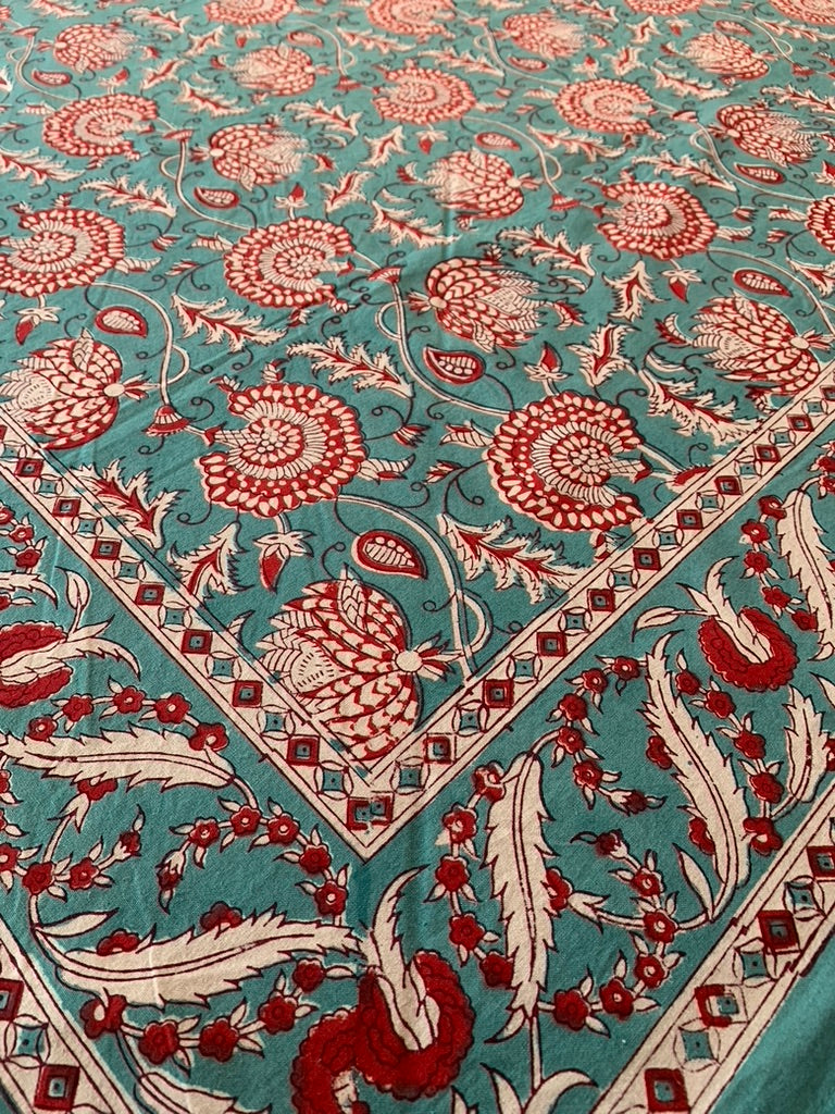 Nappes turquoise et rouge