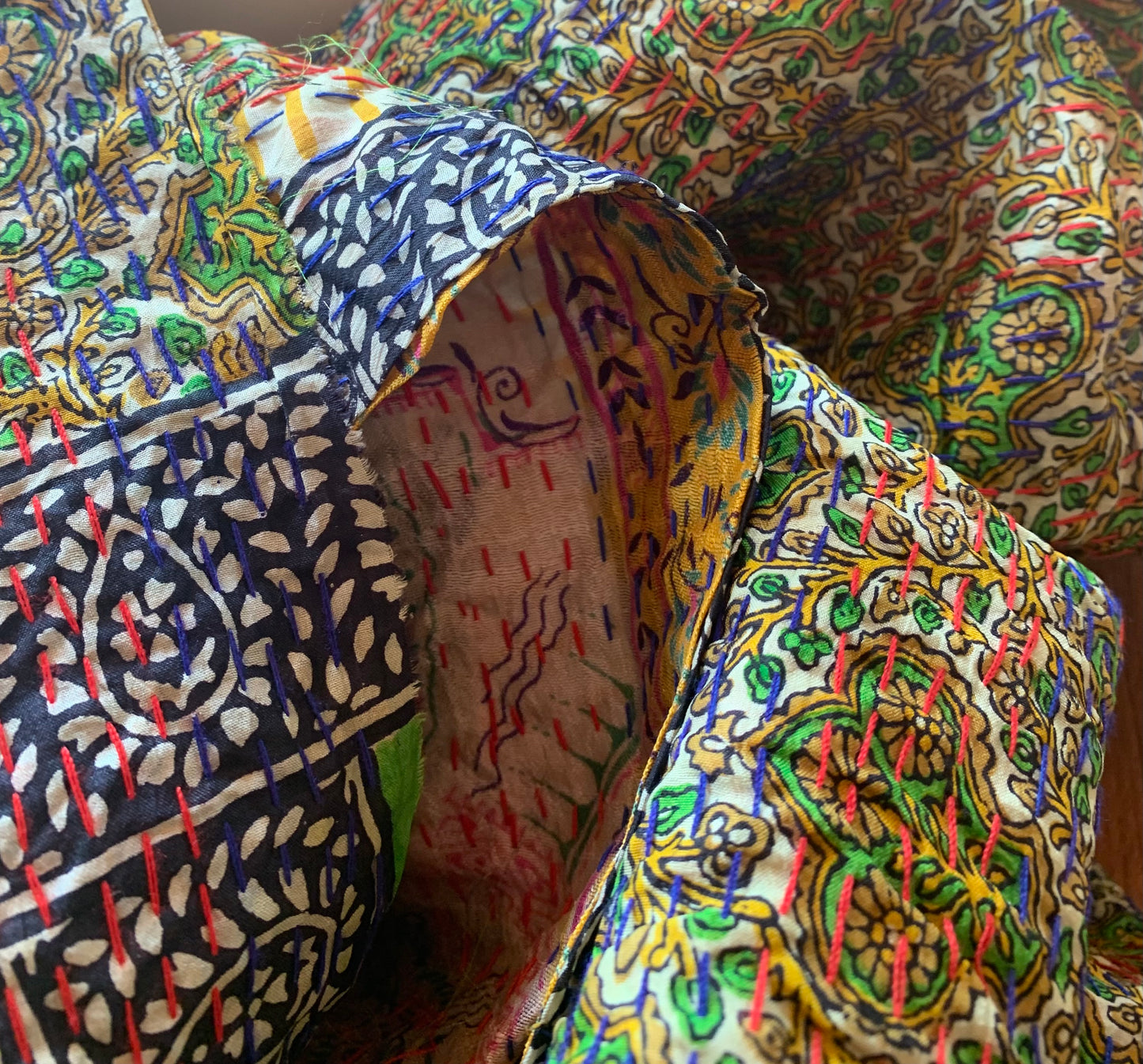 Étole Kantha kaki et rose pâle