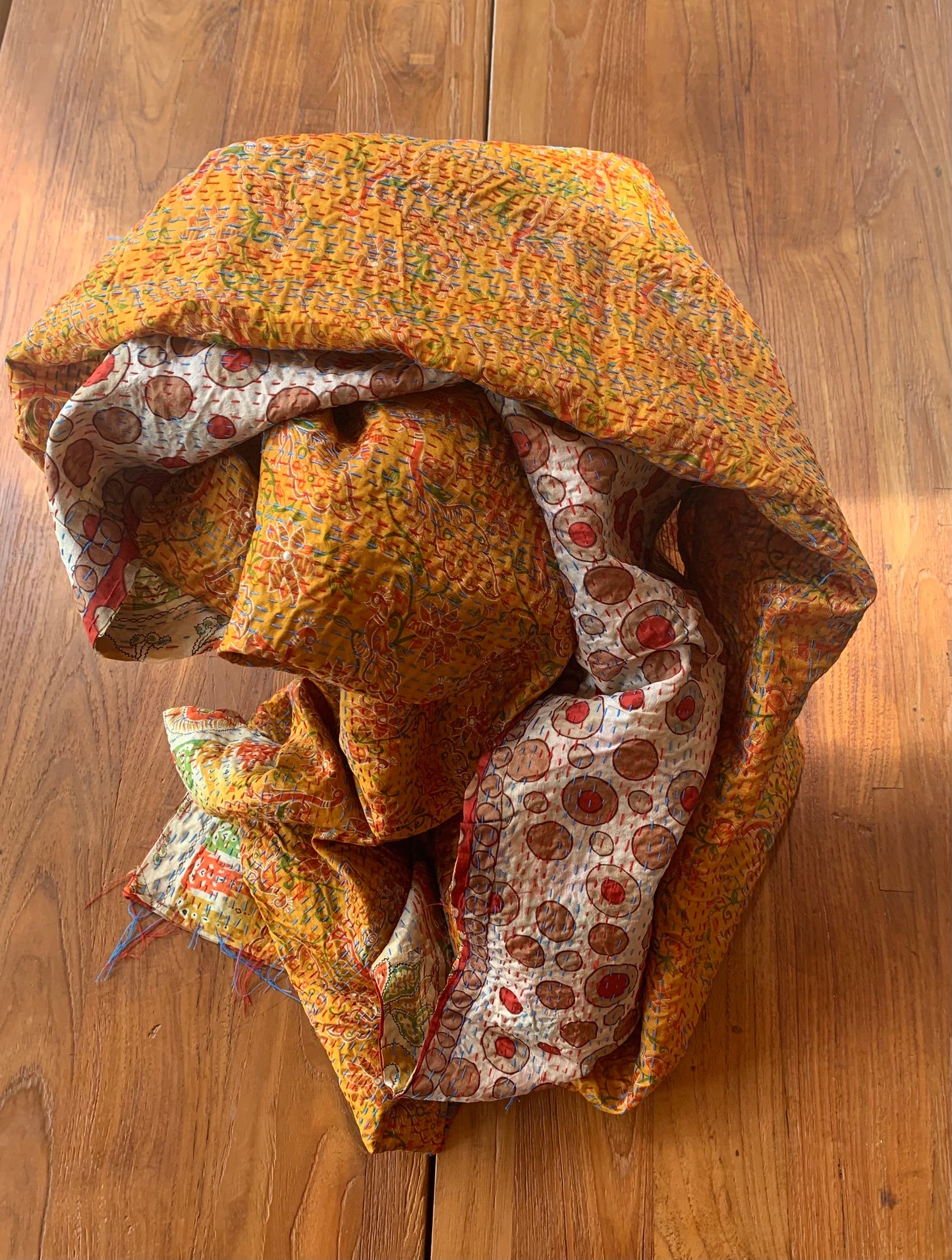 Étole Kantha motif 70' et orange
