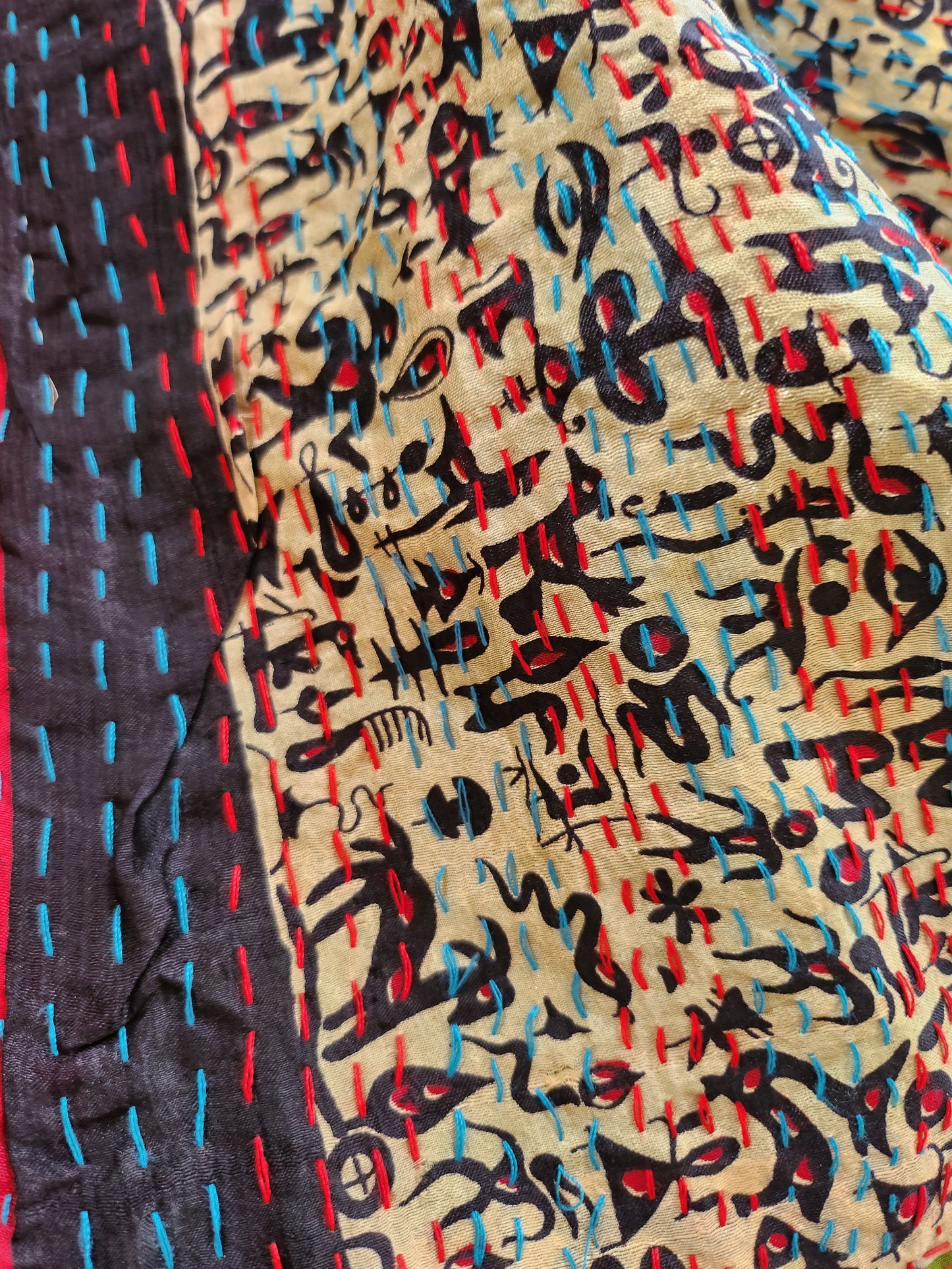 Écharpe kantha vert kaki et motifs