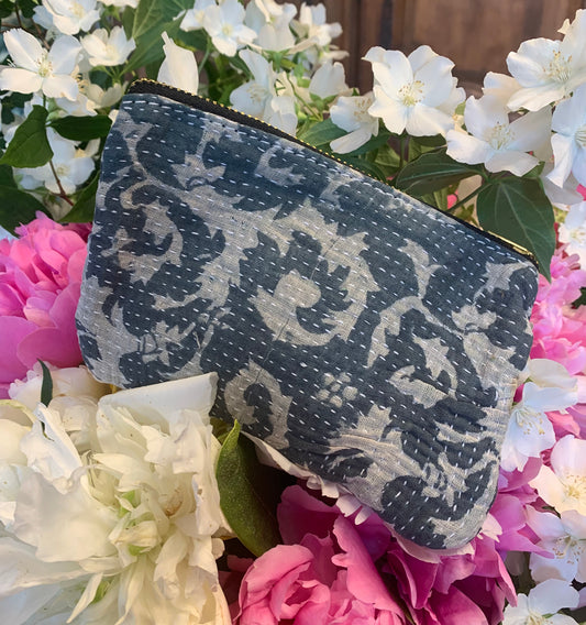 Petite pochette kantha ancien gris bleu