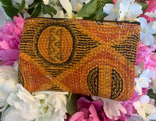Petite pochette kantha ancien orange et noire