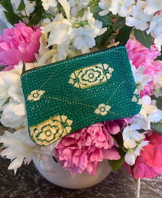 Petite pochette kantha ancien verte et beige