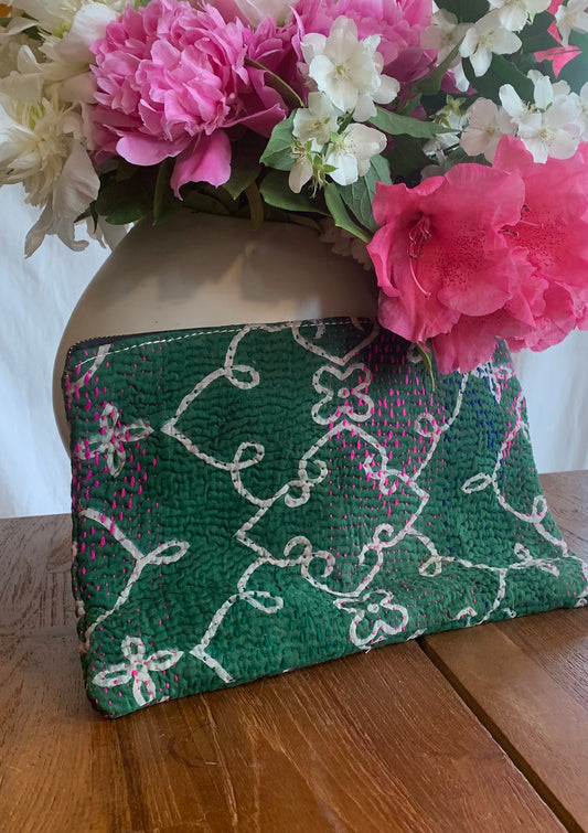 Grande pochette kantha verte et blanche