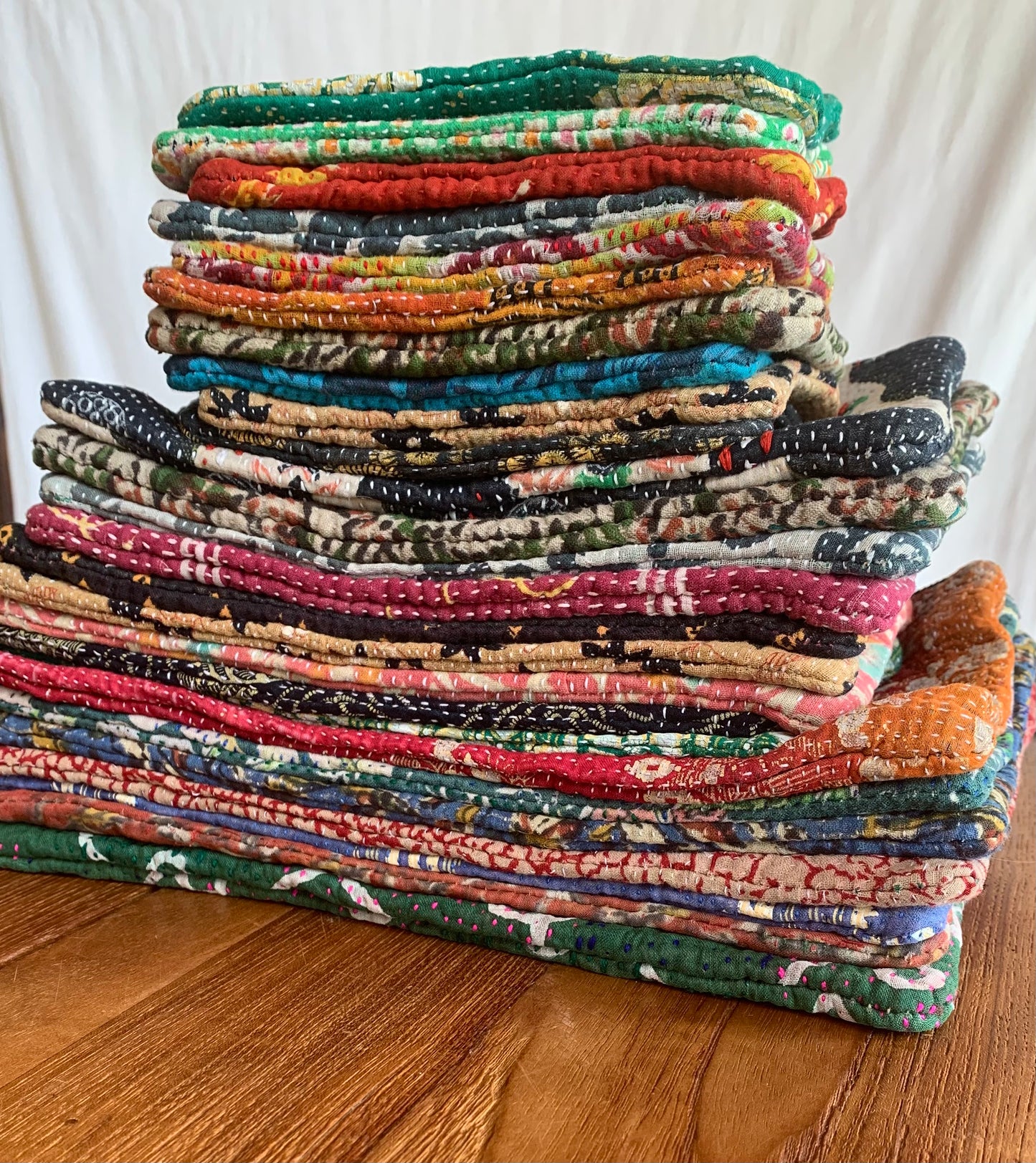 Petite pochette kantha ancien verte et beige