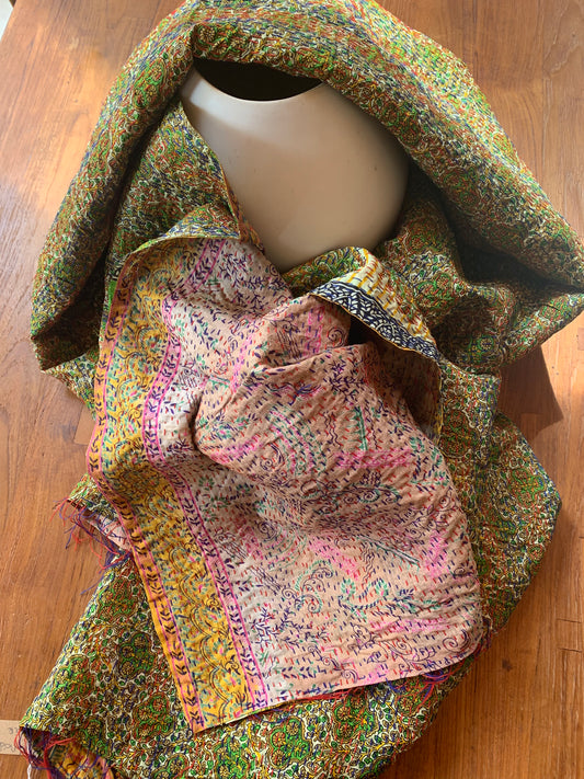 Étole Kantha kaki et rose pâle