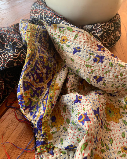 Écharpe kantha noire chic